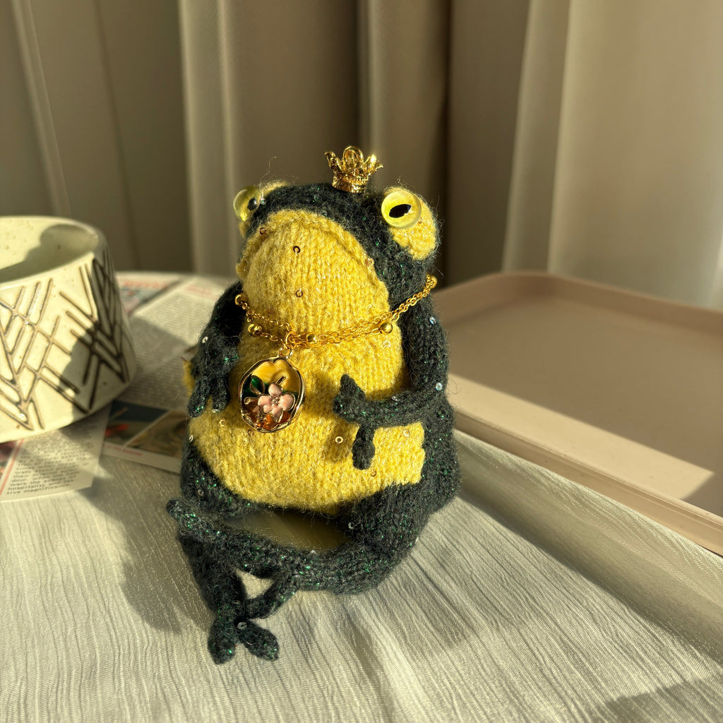 Handmade Crochet Two-Tone Royal Frog Plushie (10cm) | Removable Gold Crown & Accessories | Keychain Kit Included (Decor/Bag Charm)