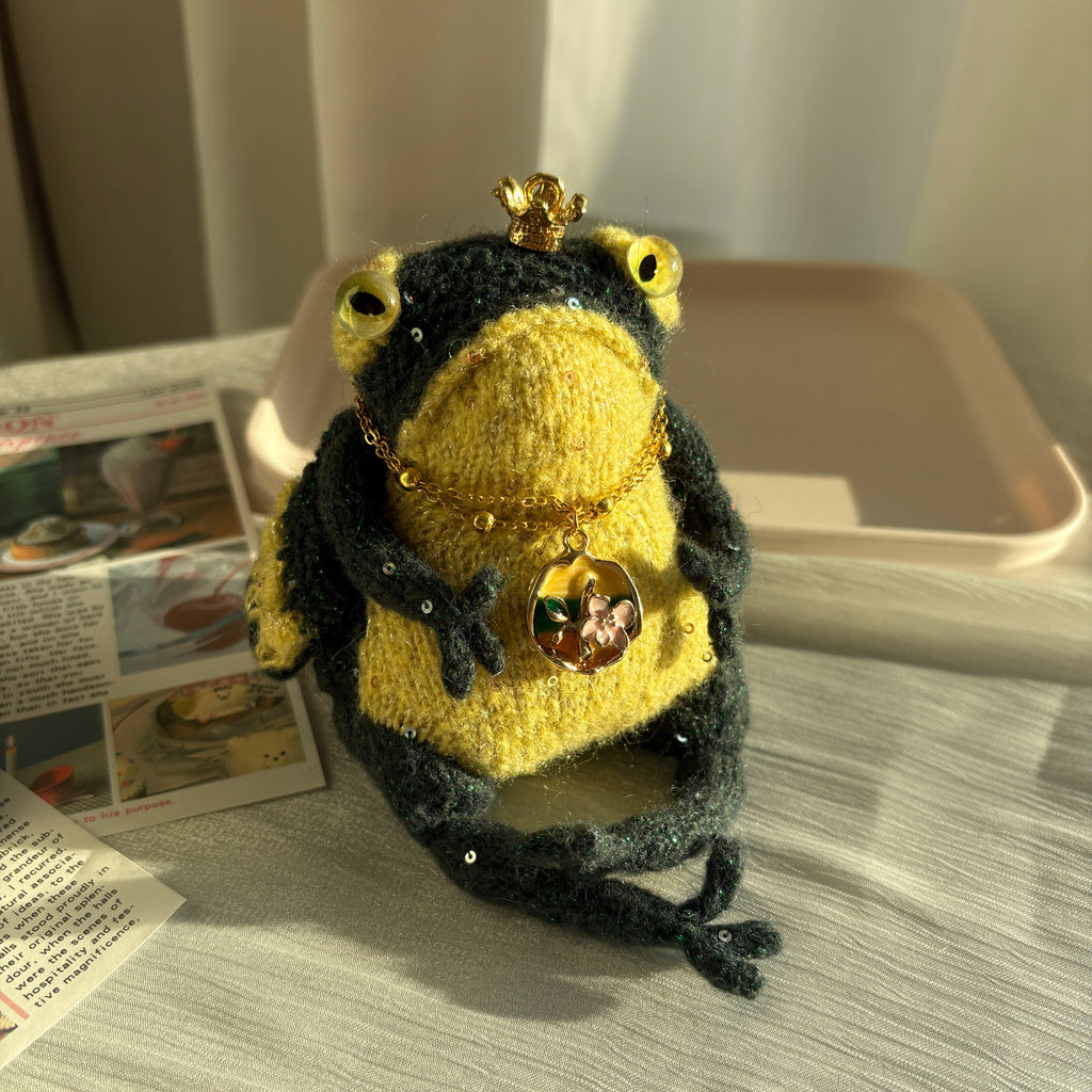 Handmade Crochet Two-Tone Royal Frog Plushie (10cm) | Removable Gold Crown & Accessories | Keychain Kit Included (Decor/Bag Charm)